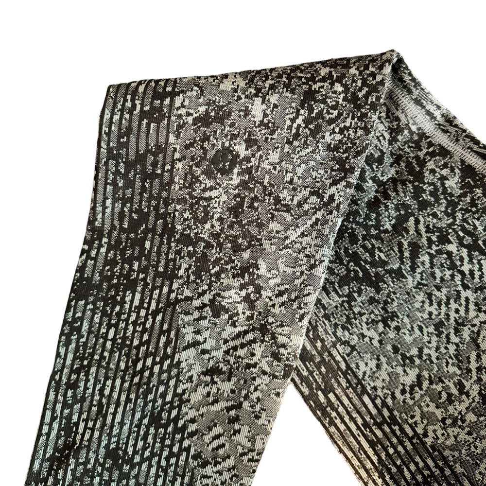 Lululemon Ebb to Train Super High Rise Tight Size 4 - Picture 6 of 7